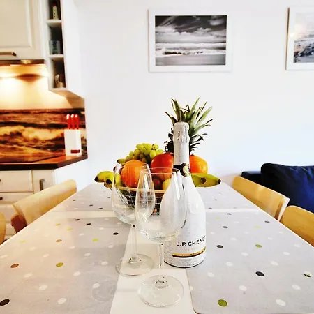 Polanki Sola Apartment